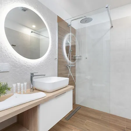 Relax Balkon & Parking By Renters דירה רוגובו